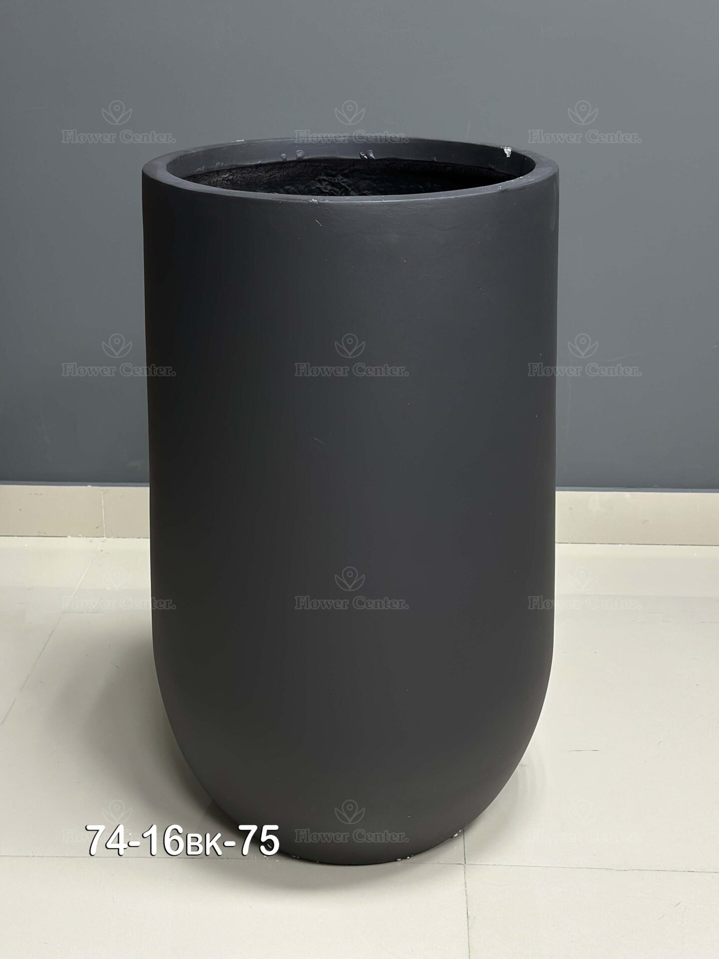 Fiberglass Black Pot 75cm