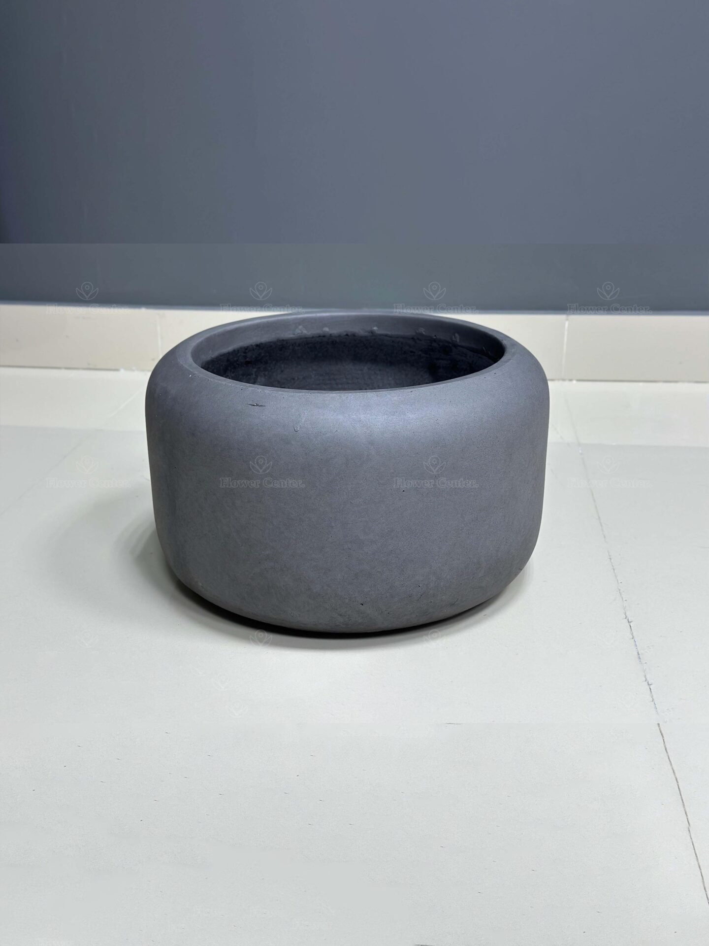 Fiberglass Dark Grey Pot 20cm