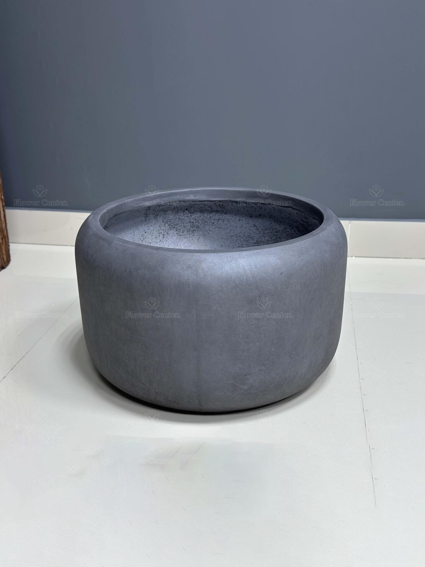 Fiberglass Dark Grey Pot 26cm