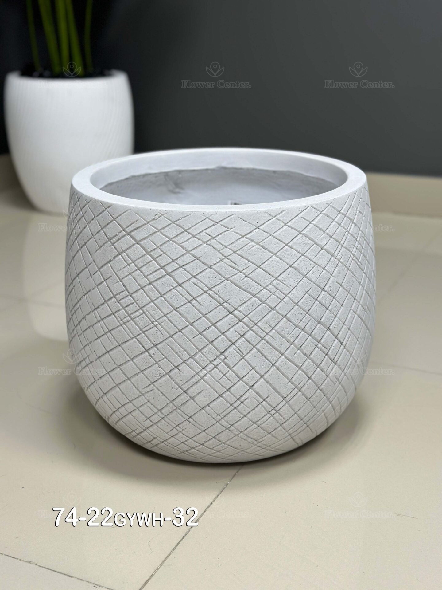 Fiberglass Grey-White Pot 32cm