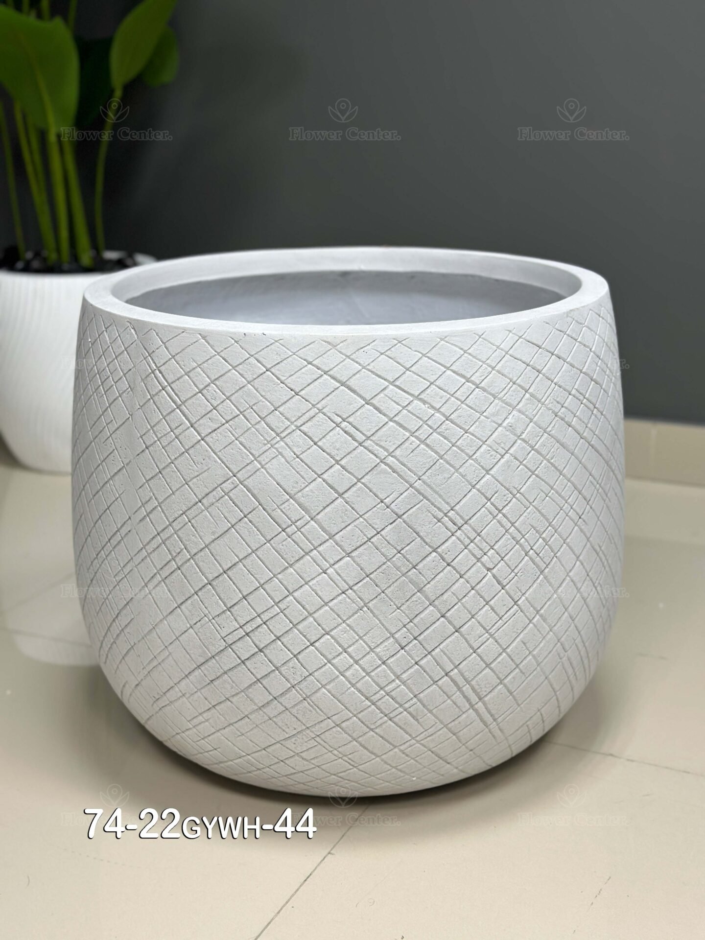 Fiberglass Grey-White Pot 44cm