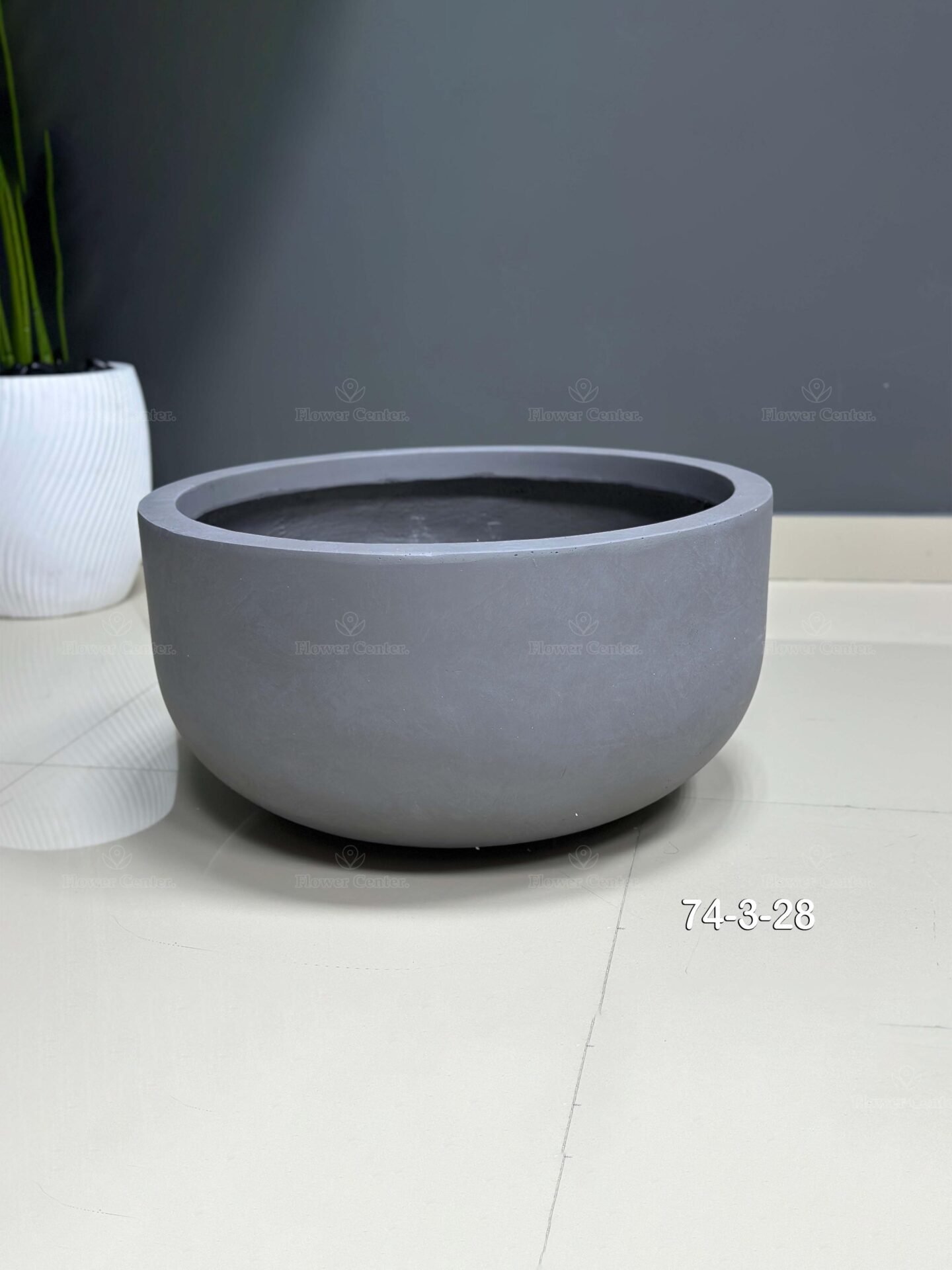 74-3-28 Fiberglass Pot 28cm
