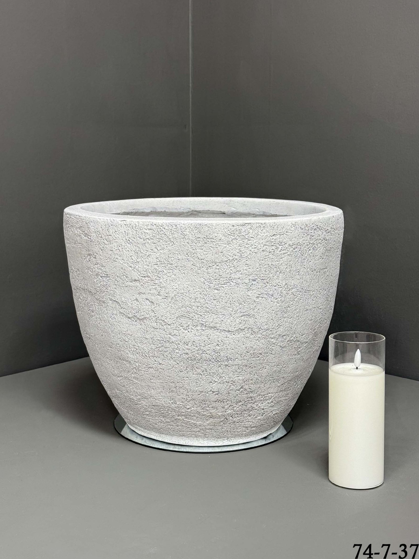 Fibreclay White Pot 37cm